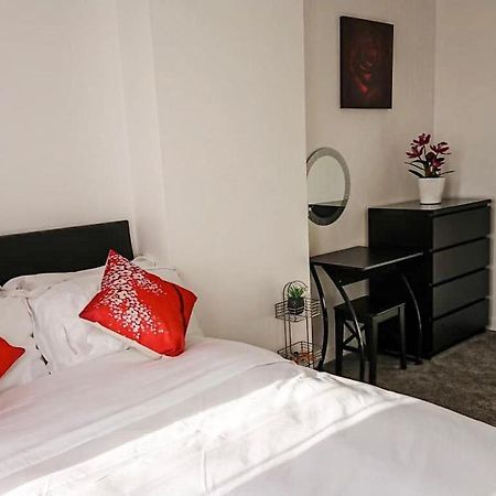 غلاسغو Carnock Road Apartment - Silverburn Shopping Centre المظهر الخارجي الصورة