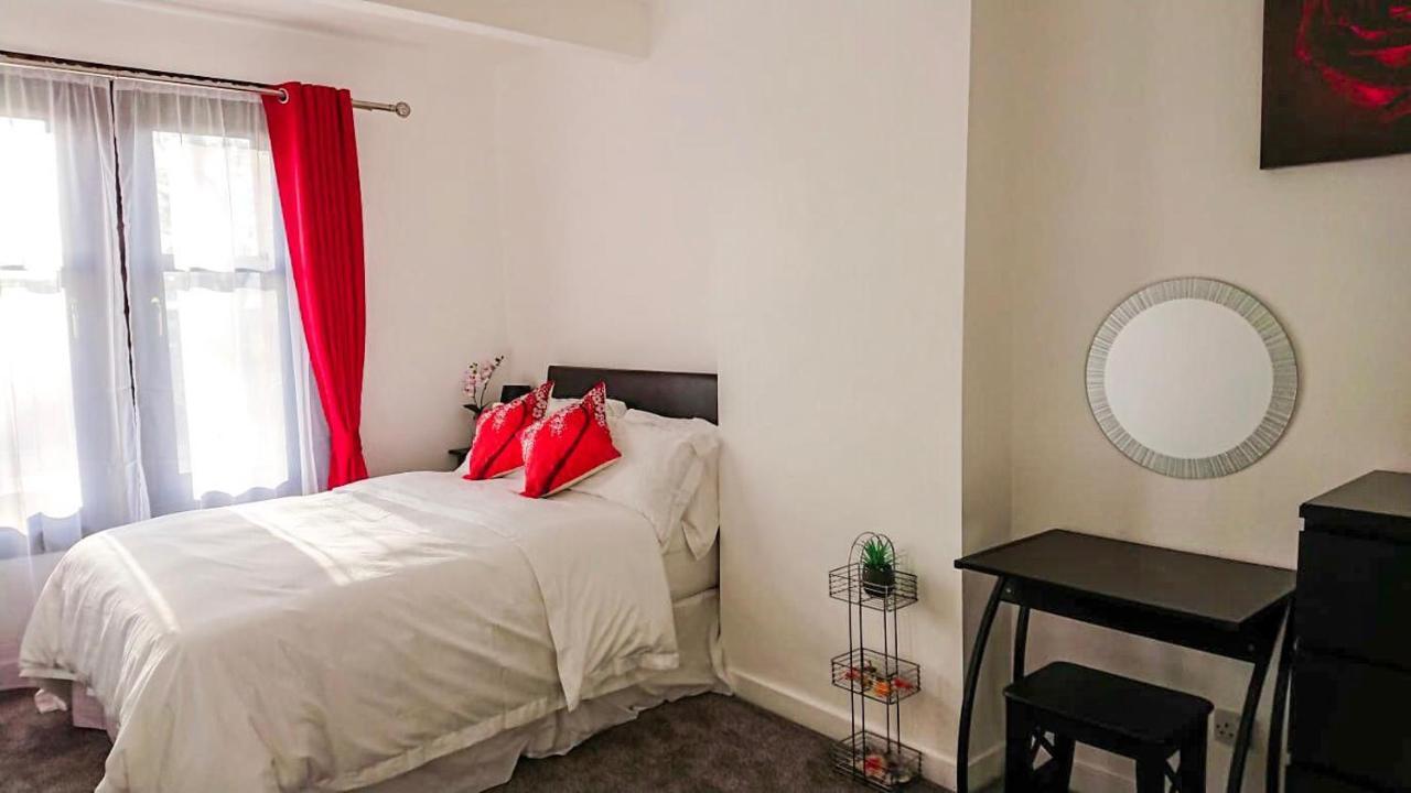 غلاسغو Carnock Road Apartment - Silverburn Shopping Centre المظهر الخارجي الصورة