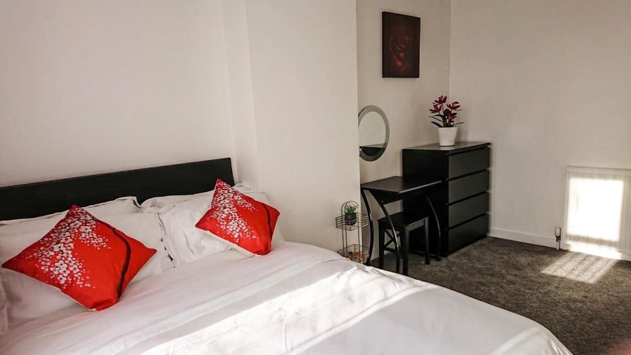 غلاسغو Carnock Road Apartment - Silverburn Shopping Centre المظهر الخارجي الصورة