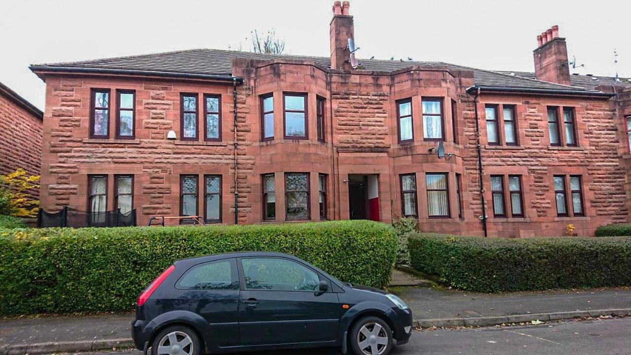 غلاسغو Carnock Road Apartment - Silverburn Shopping Centre المظهر الخارجي الصورة