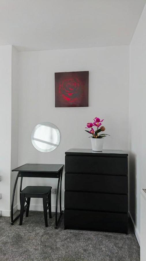 غلاسغو Carnock Road Apartment - Silverburn Shopping Centre المظهر الخارجي الصورة